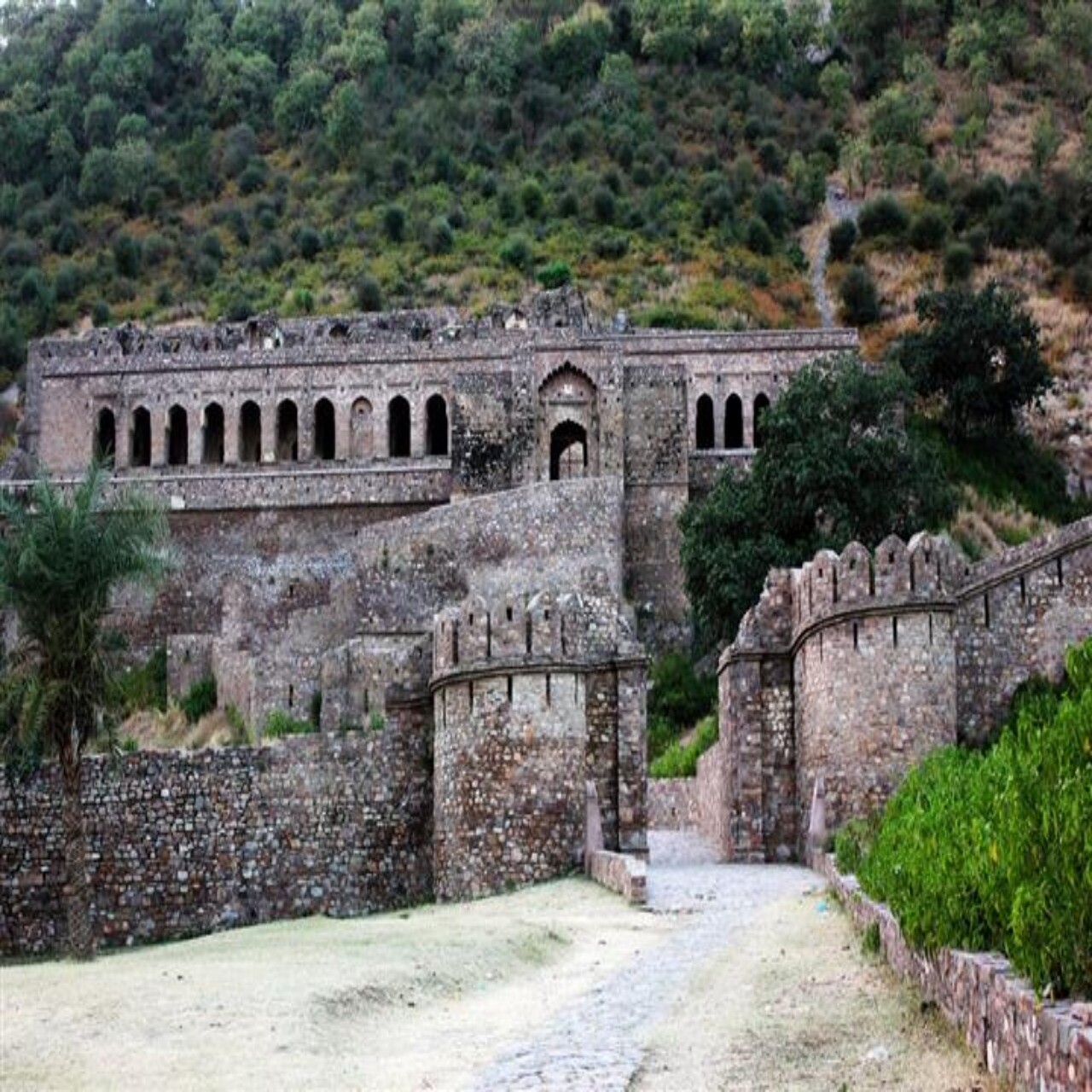 Night At Bhangarh Fort - India's Haunted place Real Story | Episode 15 episode artwork