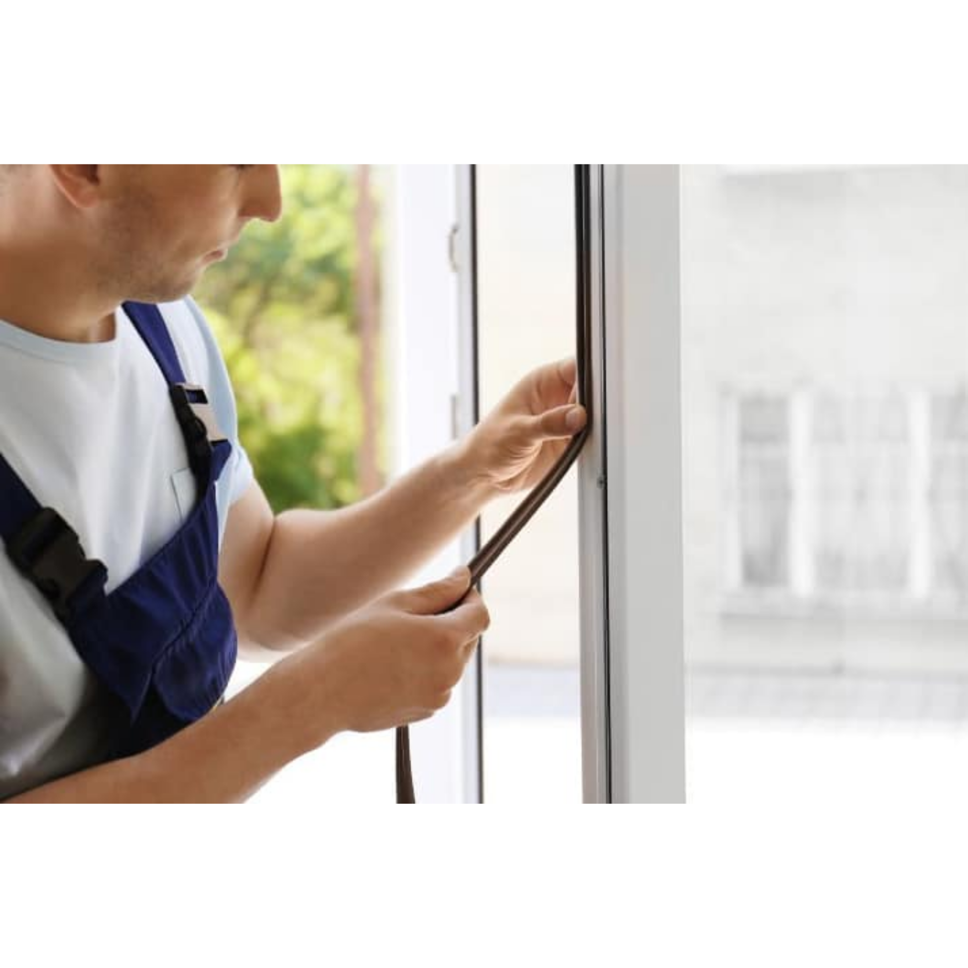 How to Hire the Right Commercial Glass Repair Company