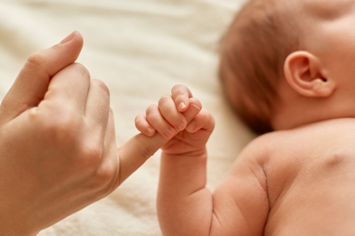 Beyond Diapers: Revolutionary Tips for Newborn Baby Care Success episode artwork