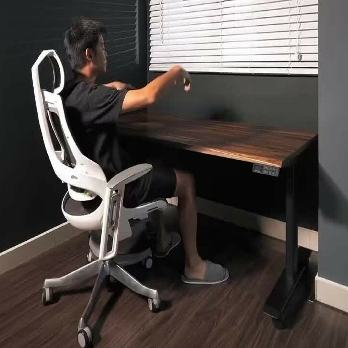 Work Better: Designing Your Ideal Ergonomic Desk Setup episode artwork