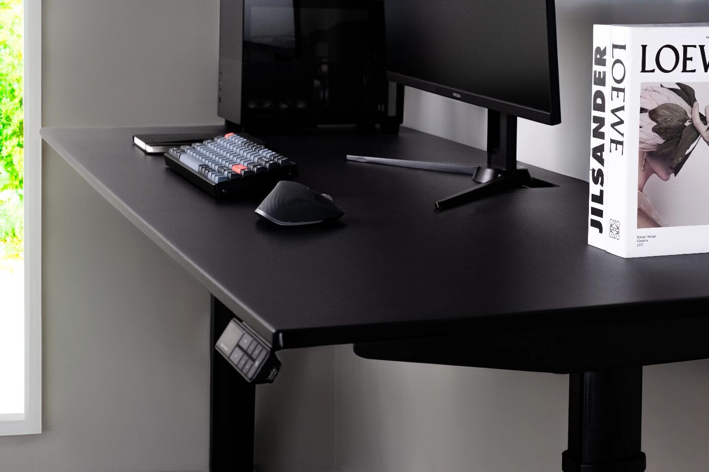 Choosing the Perfect Computer Desk for Your Workspace episode artwork