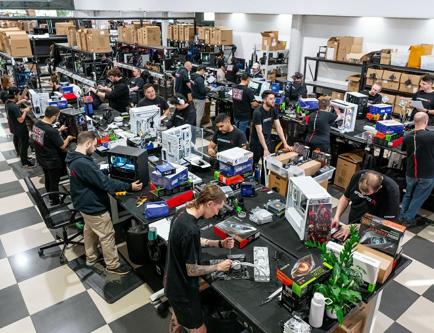 Computer Stores: Exploring the Future of Tech Shopping episode artwork